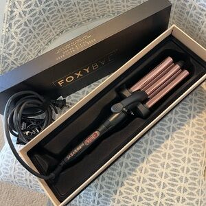FoxyBae Rose Gold Wavy Baby Triple Waver w/glove in orig box